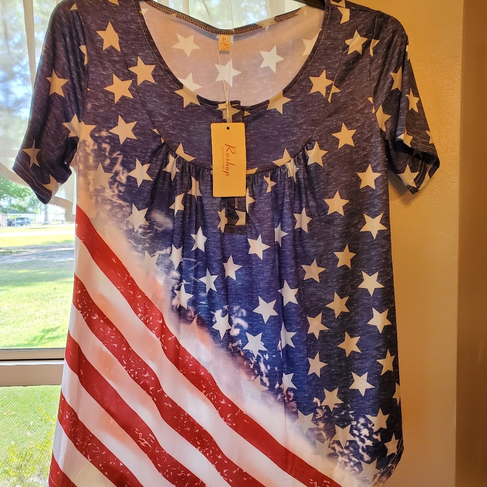 Patriotic blouse 3 5.00 items for 10.00.